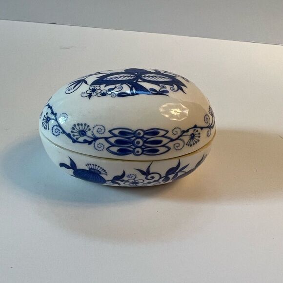 Vienna Woods Fine Bone China Trinket Box - Picture 3 of 11